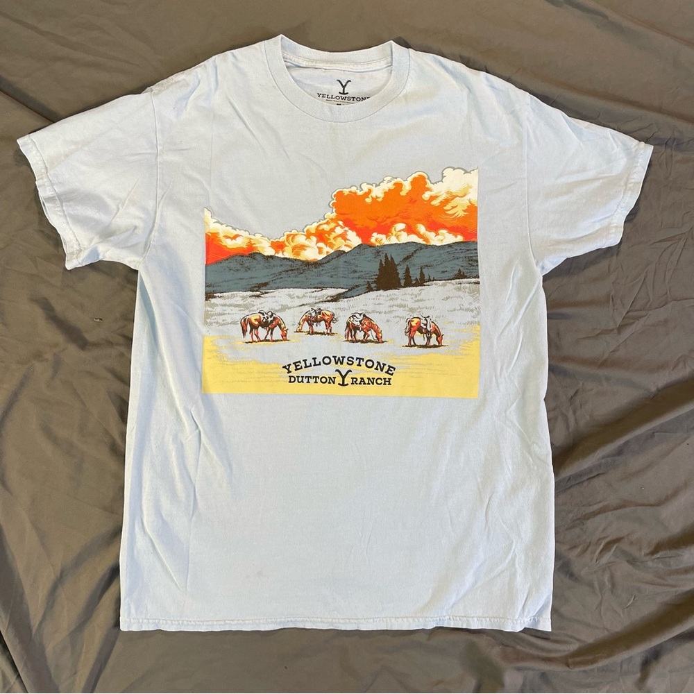 Yellowstone Dutton Ranch Horses Graphic Tee Medium